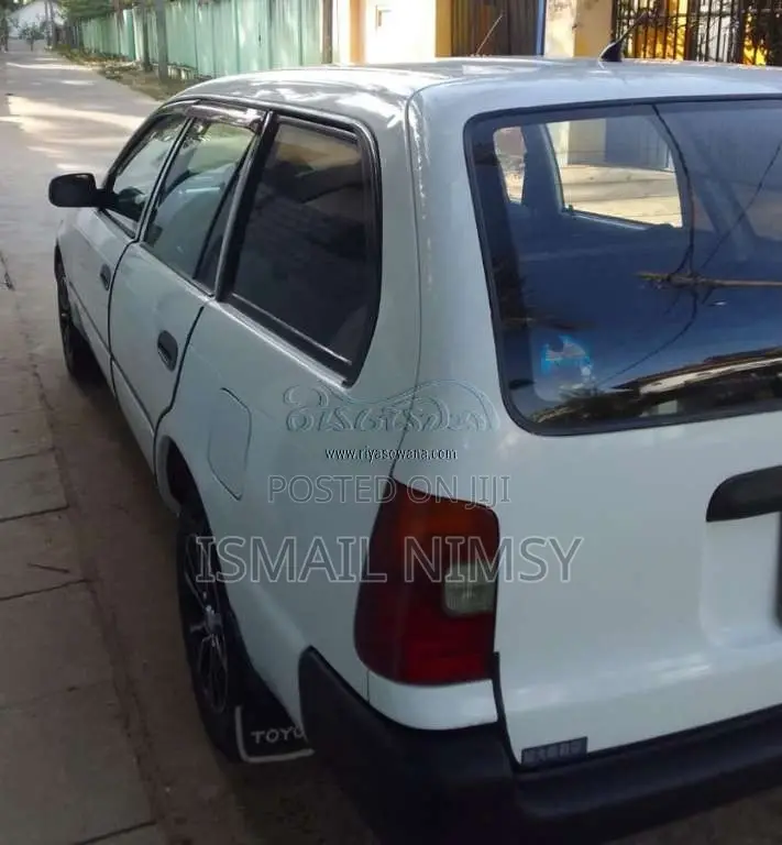 Toyota Corolla 103 2001 Car (Used)