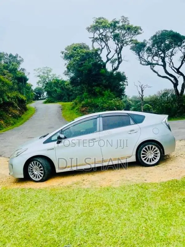 Toyota Prius 2012 Car (Used)