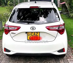 Toyota Vitz 2018 Car (Used)