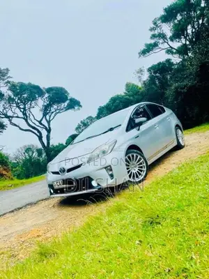 Toyota Prius 2012 Car (Used)