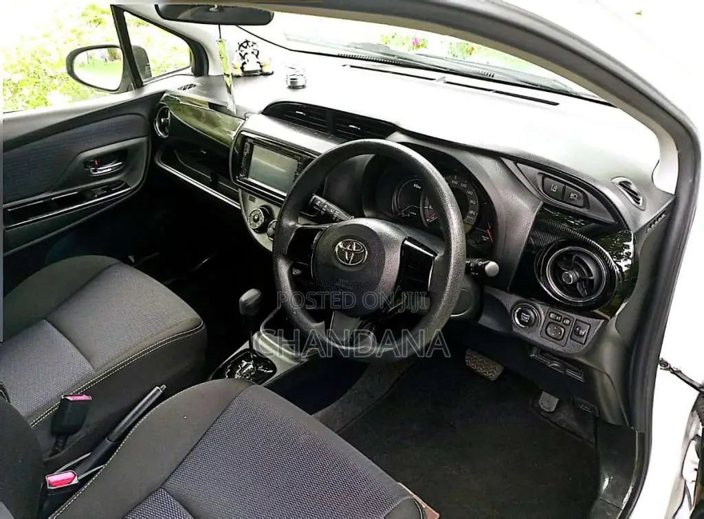 Toyota Vitz 2018 Car (Used)