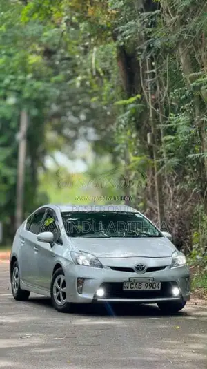 Toyota Prius 2013 Car (Used)