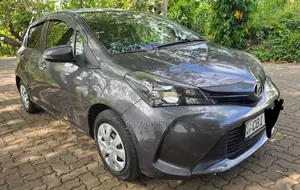 Toyota Vitz 2016 Car (Used)