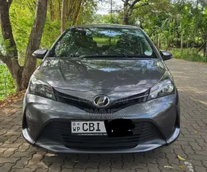 Toyota Vitz 2016 Car (Used)