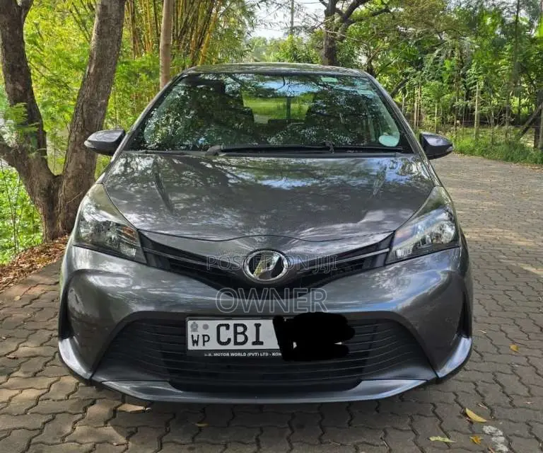Toyota Vitz 2016 Car (Used)