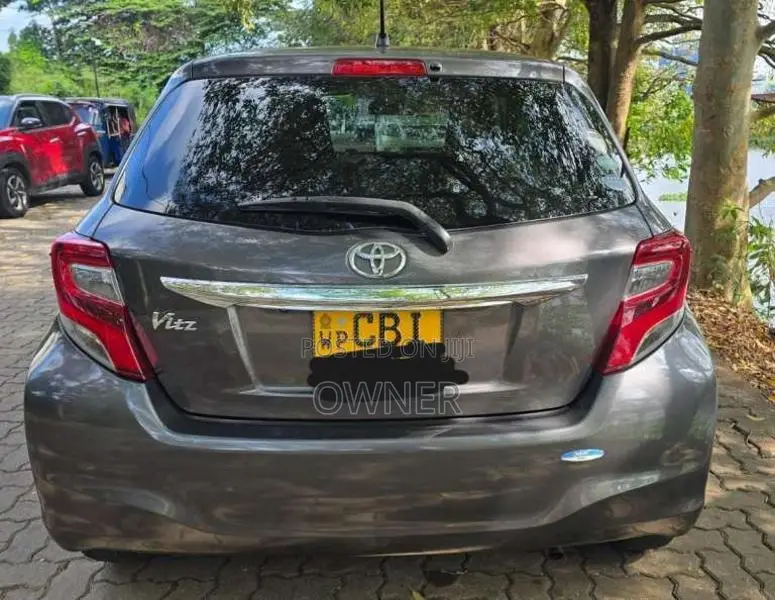 Toyota Vitz 2016 Car (Used)