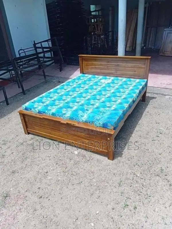 6×5 Teak Box Bed with Double Layer Mattrees