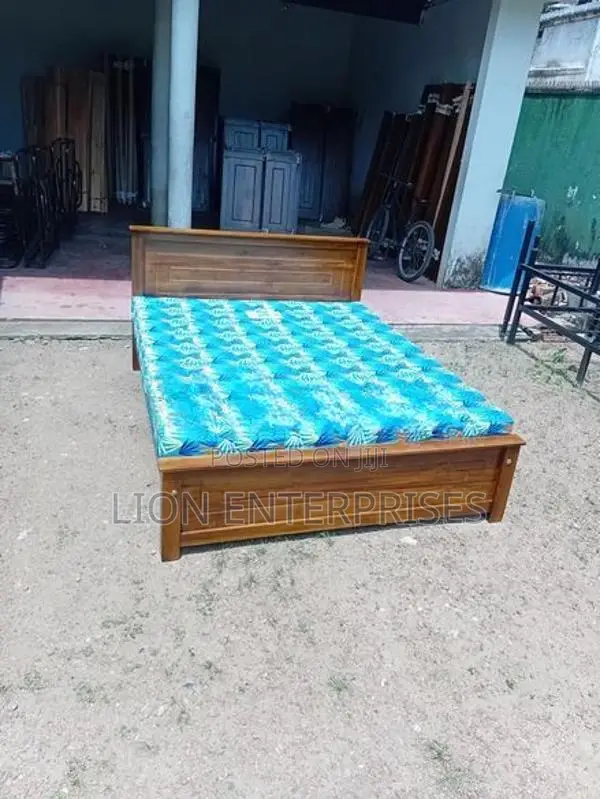 6×5 Teak Box Bed with Double Layer Mattrees