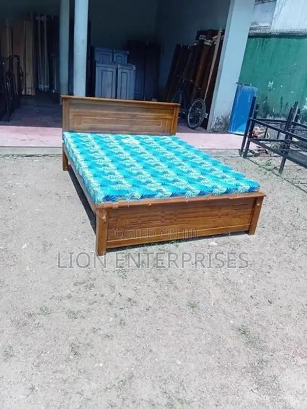 6×5 Teak Box Bed with Double Layer Mattrees