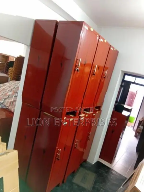 4×1.5 Ft Steel Cupboards