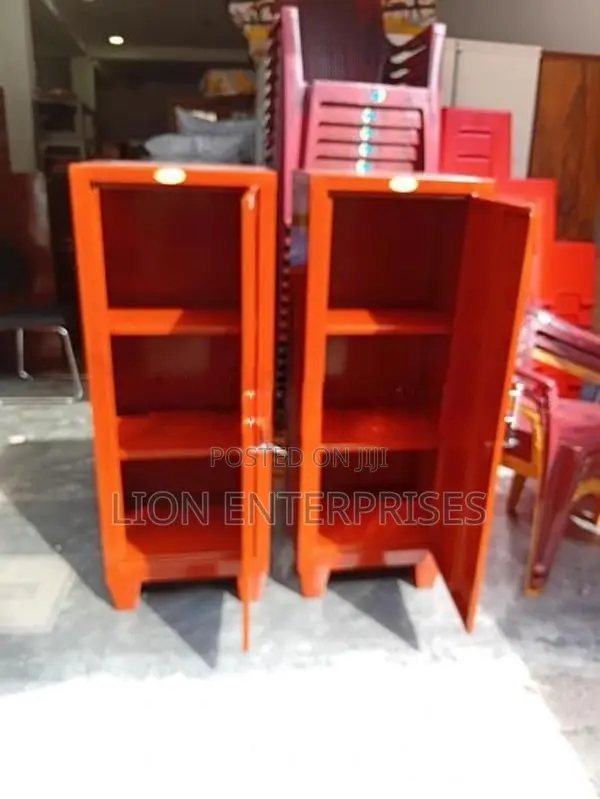 4×1.5 Ft Steel Half Cupboards