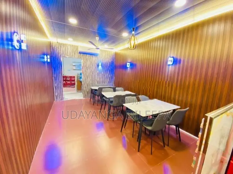 Restaurant Dining Table