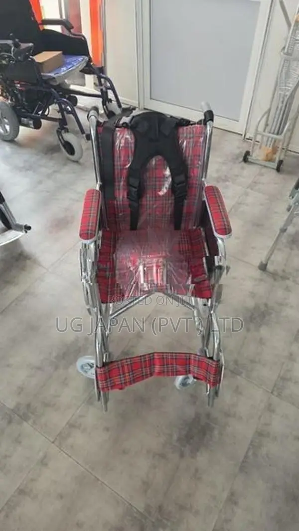 Pediatric Wheelchair / Kida Wheel Chair With Safety Belt