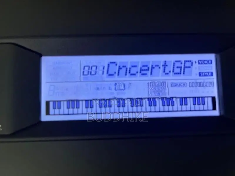 Yamaha PSR E 373 keyboard