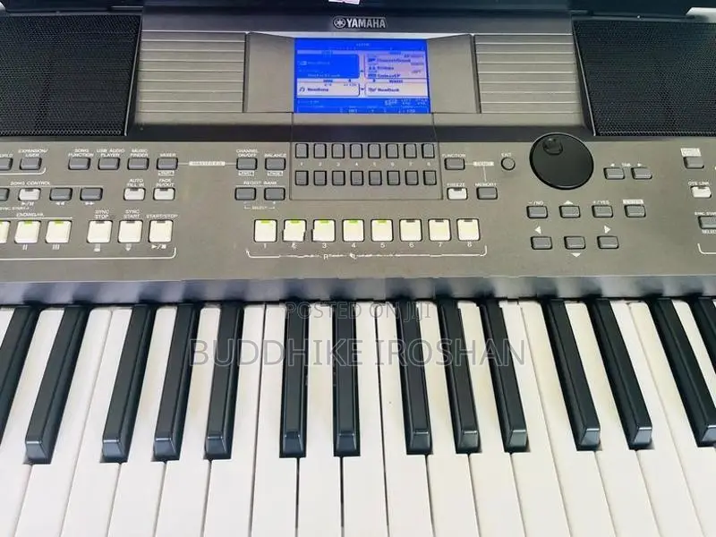 Yamaha PSR S 670 Keyboard