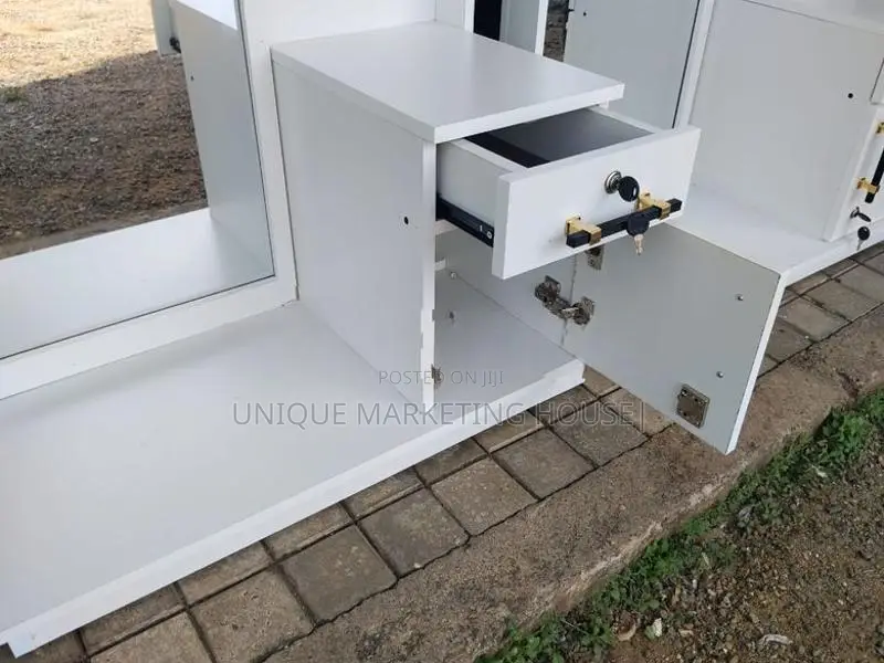 Modern Full Mirror Dressing Tables