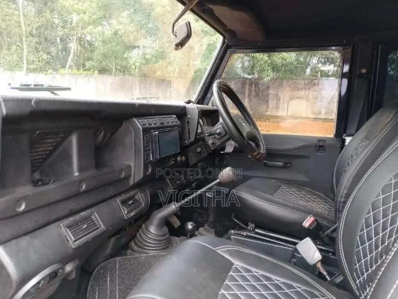 Land rover Defender 300 for SUV
