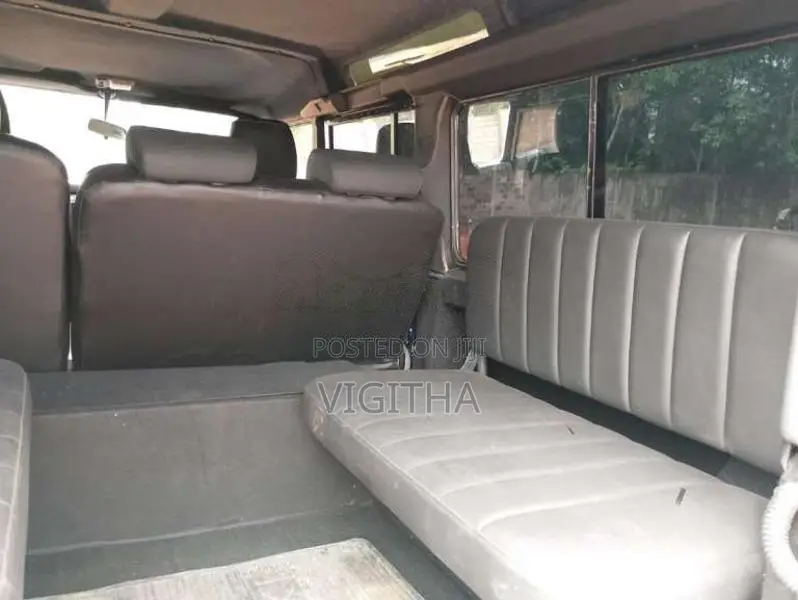 Land rover Defender 300 for SUV