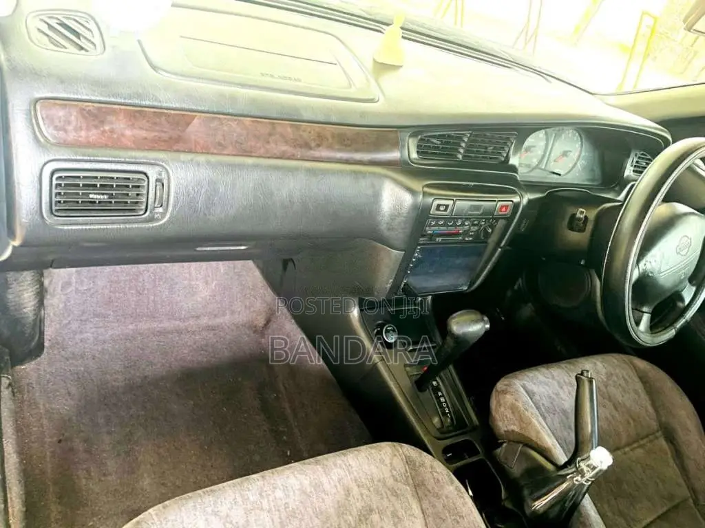 Nissan Bluebird 2000 Car (Used)