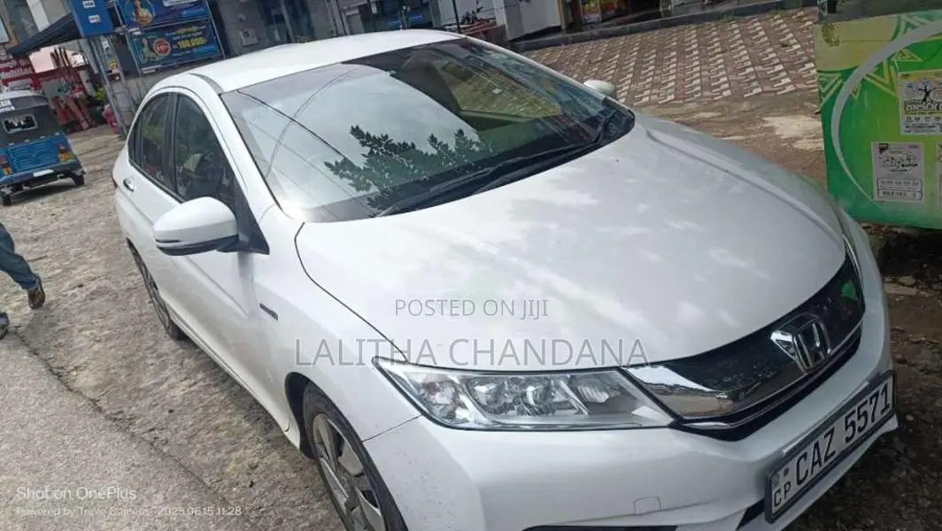 Honda Grace 2016 Car (Used)