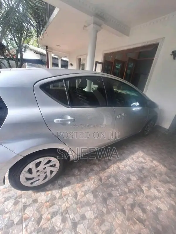 Toyota Aqua 2015 Car (Used)
