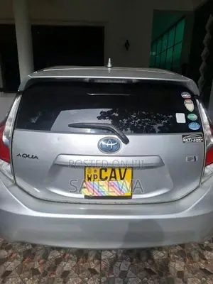 Toyota Aqua 2015 Car (Used)