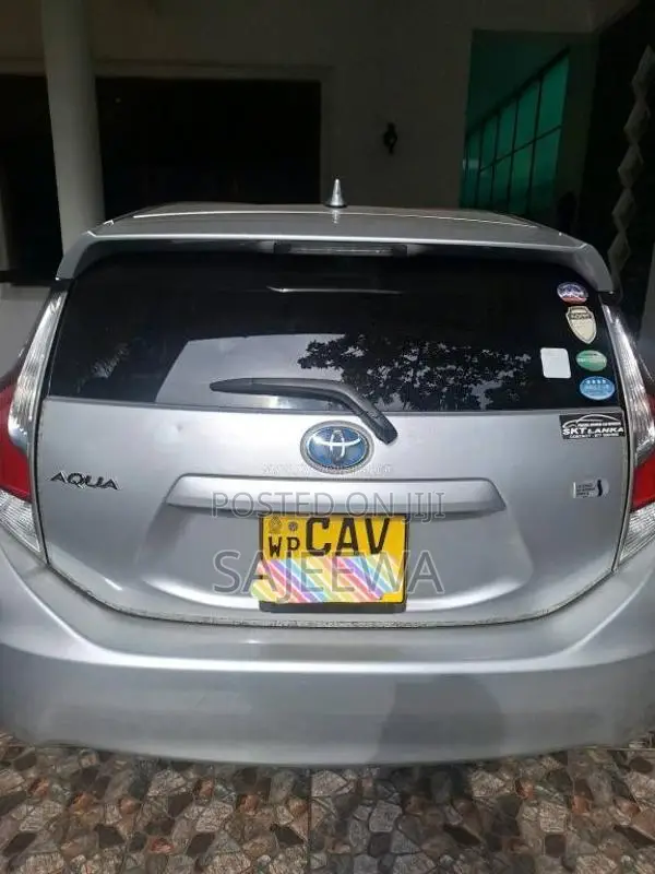Toyota Aqua 2015 Car (Used)