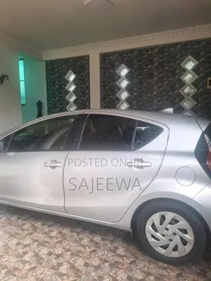 Toyota Aqua 2015 Car (Used)