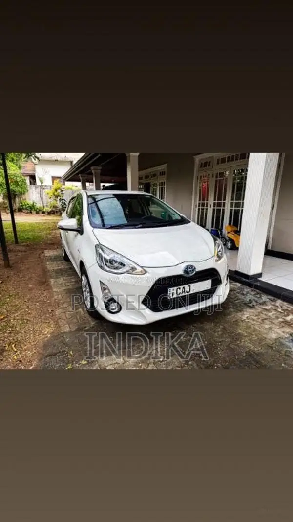 Toyota Aqua 2015 Car (Used)