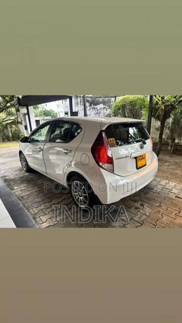 Toyota Aqua 2015 Car (Used)
