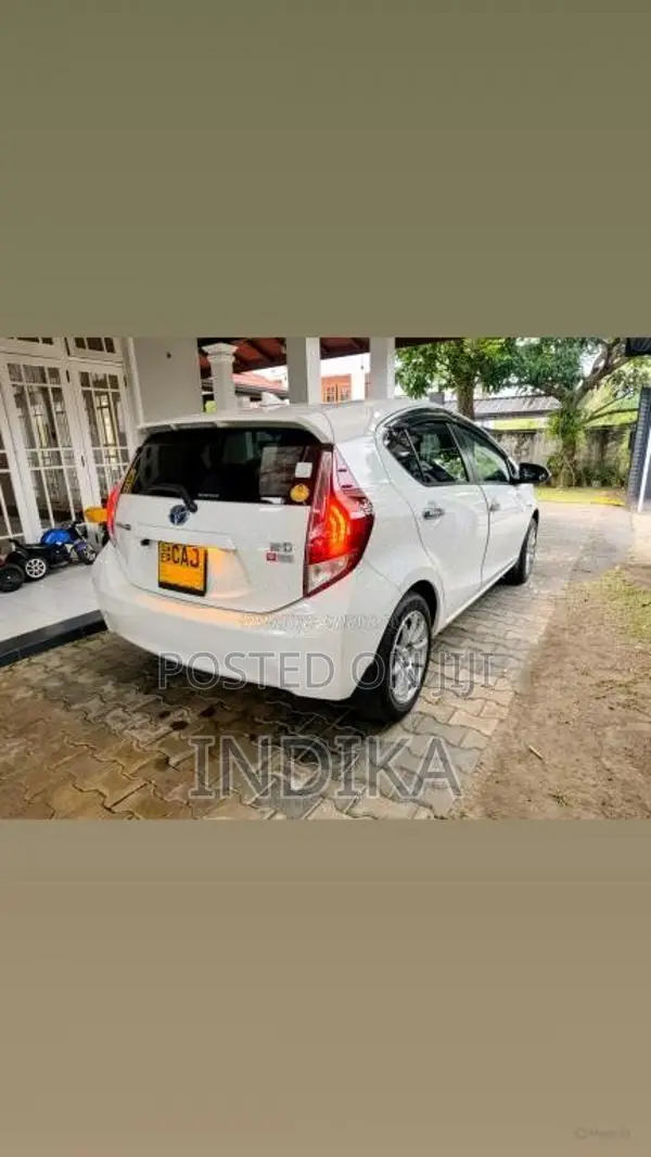 Toyota Aqua 2015 Car (Used)