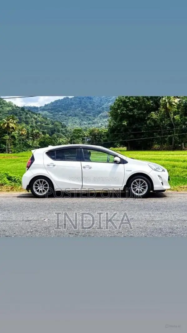 Toyota Aqua 2015 Car (Used)