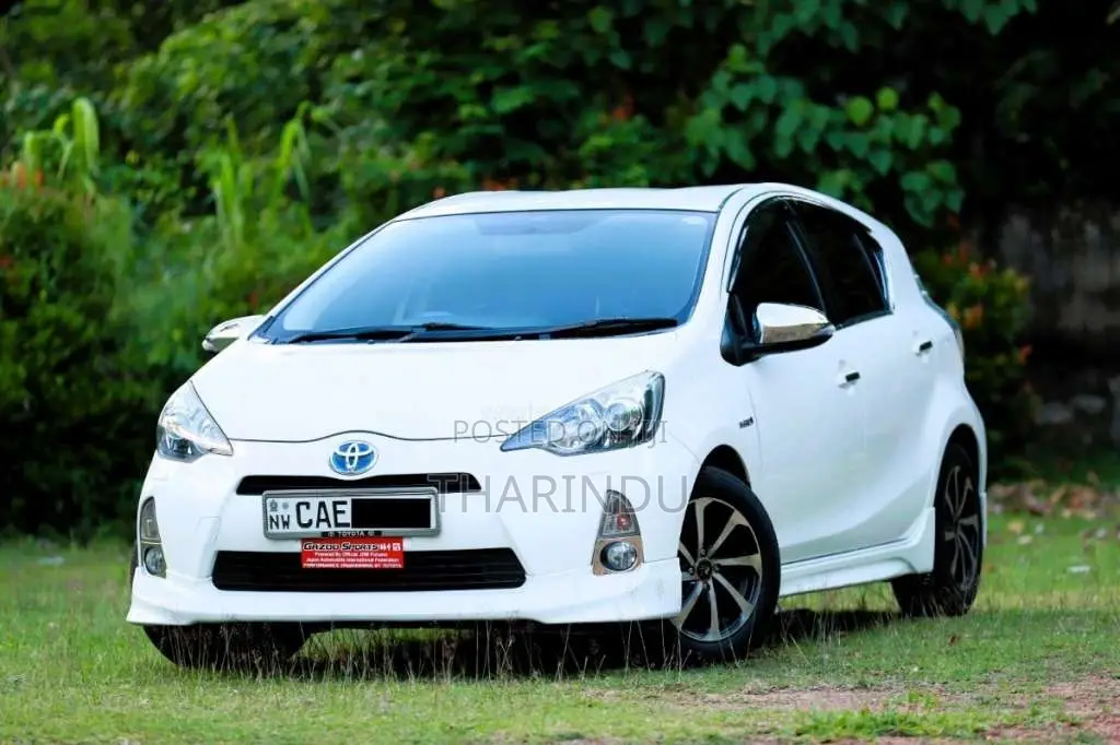 Toyota Aqua 2015 Car (Used)