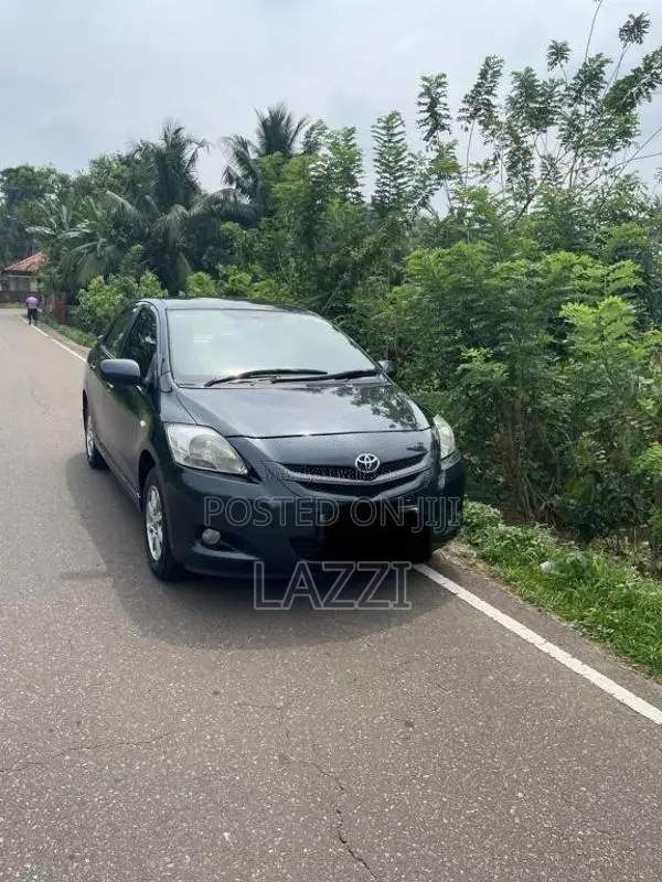 Toyota Belta 2009 Car (Used)