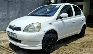 Toyota Vitz 2001 Car (Used)
