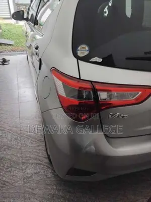 Toyota Vitz 2017 Car (Used)