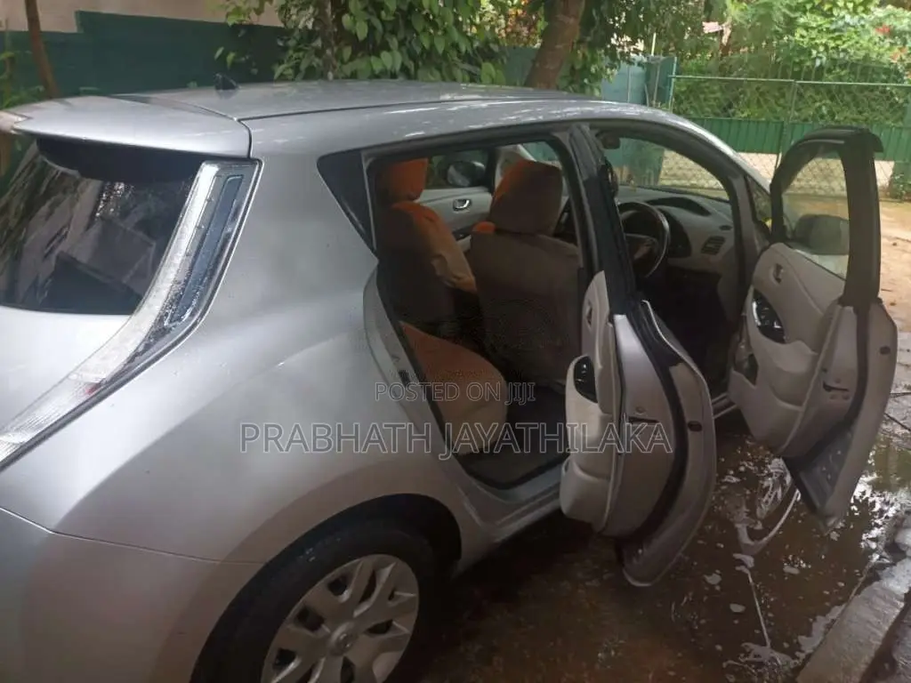 Nissan Leaf 2012 Car (Used)