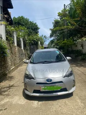 Toyota Aqua 2014 Car (Used)