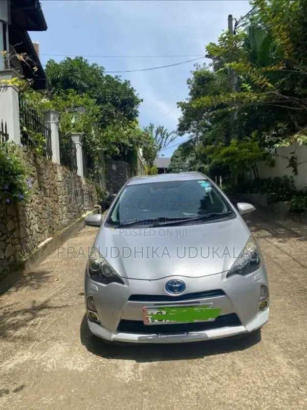 Toyota Aqua 2014 Car (Used)