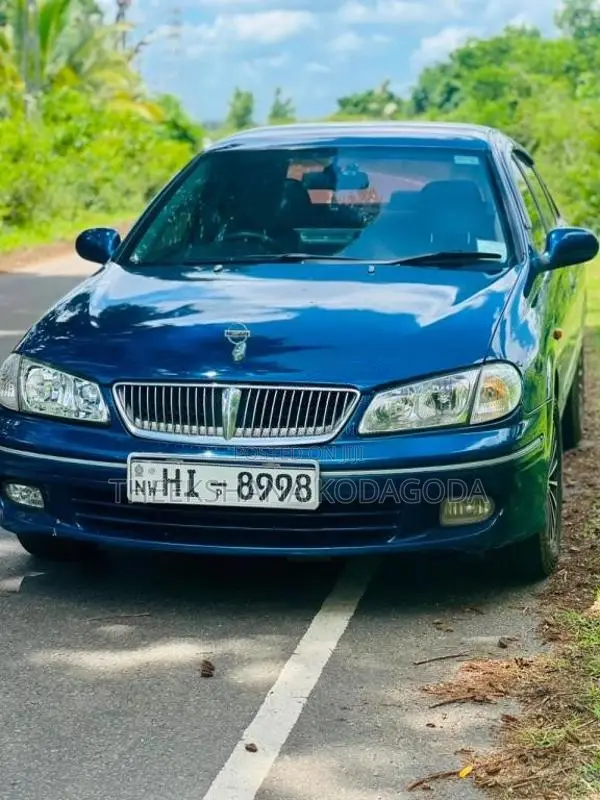 Nissan N16 2000 Car (Used)