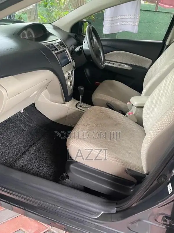 Toyota Belta 2009 Car (Used)