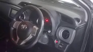 Toyota Vitz 2013 Car (Used)
