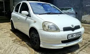 Toyota Vitz 2001 Car (Used)