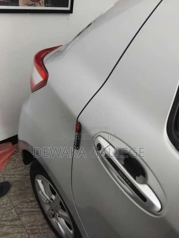 Toyota Vitz 2017 Car (Used)