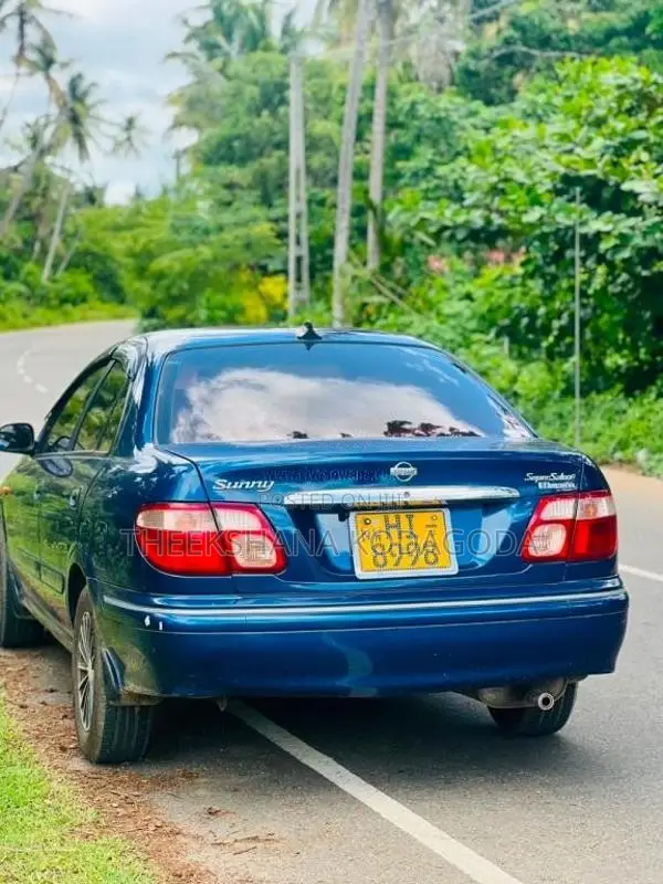 Nissan N16 2000 Car (Used)
