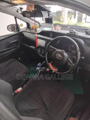 Toyota Vitz 2017 Car (Used)