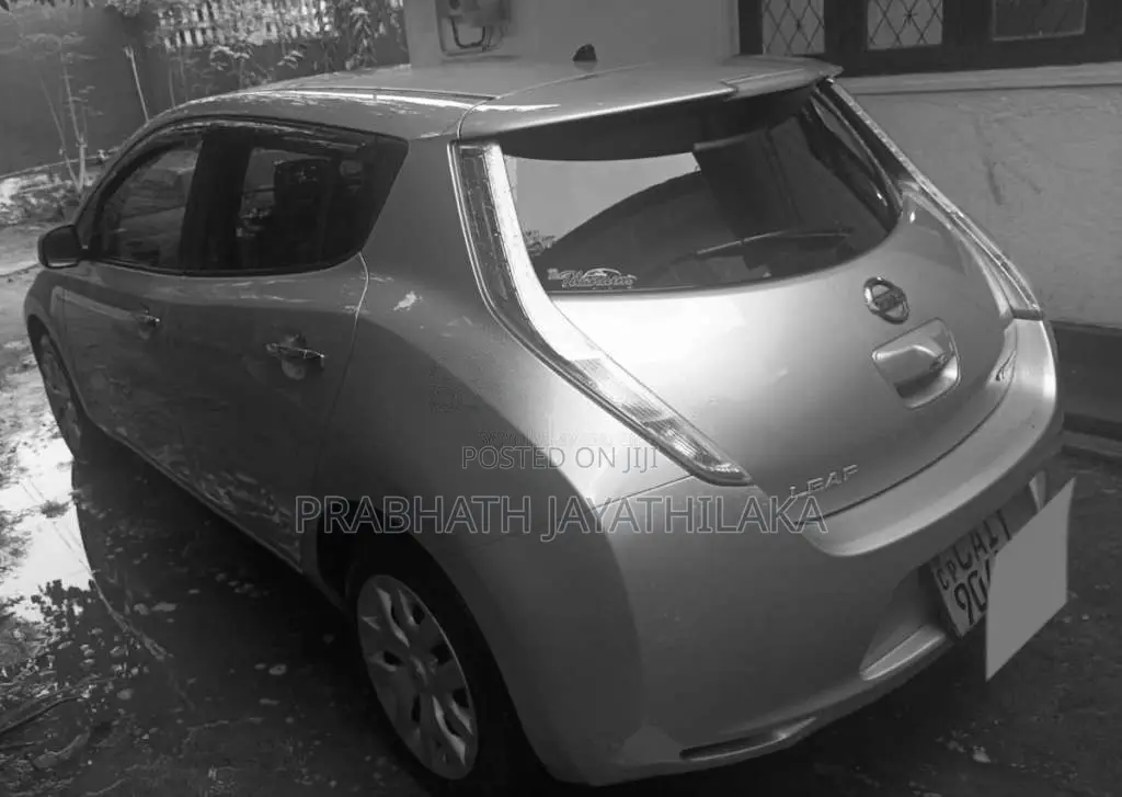 Nissan Leaf 2012 Car (Used)