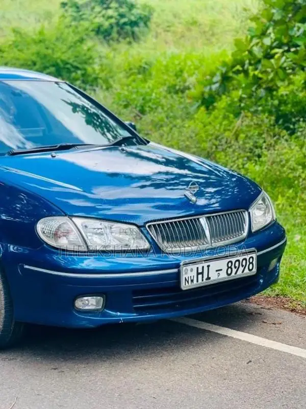 Nissan N16 2000 Car (Used)