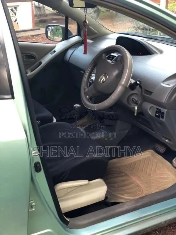 Toyota Vitz 2008 Car (Used)