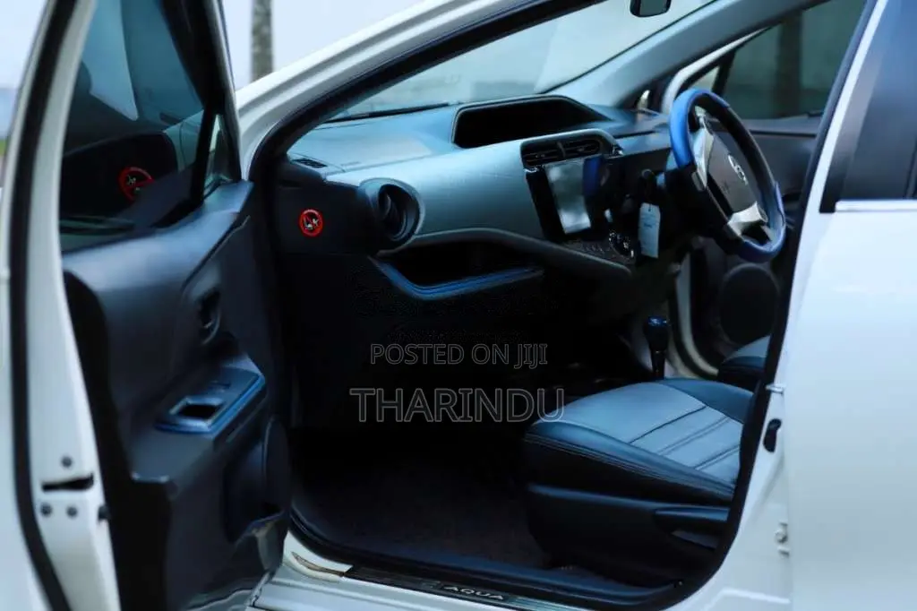 Toyota Aqua 2015 Car (Used)